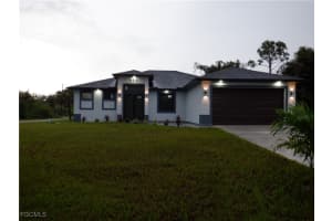 654 Wentworth Dr, Lehigh Acres