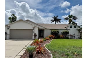 318 Se 4th Ter, Cape Coral