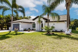 8 Ne 8th Pl, Cape Coral