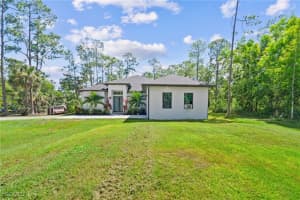 106 18th Ave Ne, Naples