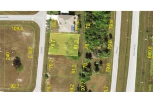 35 Brig Cir E, Placida