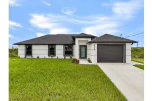 2906 68th St W, Lehigh Acres