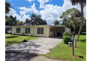 1819 Beachwood Dr, North Fort Myers