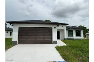 1233 Augusta St E, Lehigh Acres