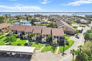 15448 Admiralty Cir 8, North Fort Myers