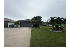 711 Se 11th Ave, Cape Coral 711 Se 11th Ave, Cape Coral