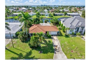 1114 Lorraine Ct, Cape Coral