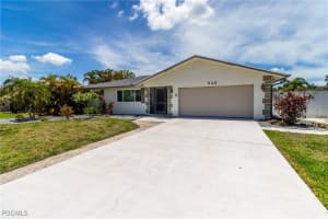 542 Se 33rd Ter, Cape Coral