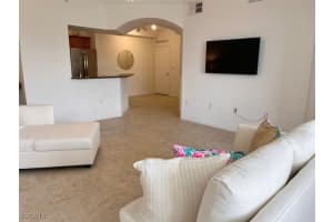 13000 Positano Cir 305, Naples