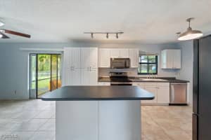 2213 Se 7th St, Cape Coral 2213 Se 7th St, Cape Coral