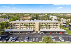 2111 Barkeley Ln 19, Fort Myers