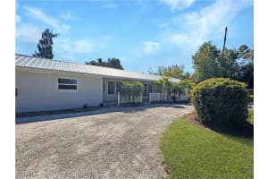 15206 Stringfellow Rd 3, Bokeelia