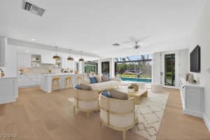 924 Kings Crown Dr, Sanibel