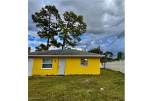 27101 Pine Ave, Bonita Springs