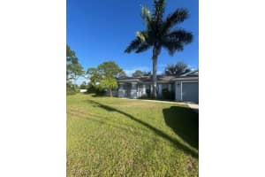1029 Ne 35th Ln, Cape Coral