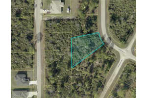 566 Silver Ave S, Lehigh Acres