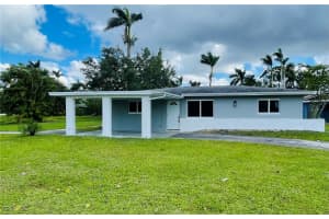 4432 E Riverside Dr, Fort Myers