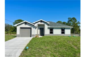 2905 38th St W, Lehigh Acres