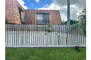 1709 Park Meadows Dr 4, Fort Myers
