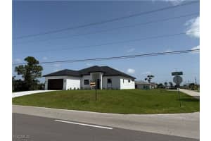 1728 Kismet Pkwy W, Cape Coral