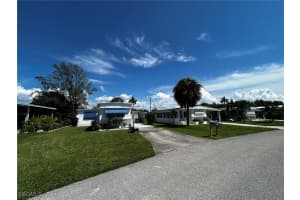 26186 Princess Ln, Bonita Springs