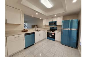 521 Sw 47th Ter 101, Cape Coral