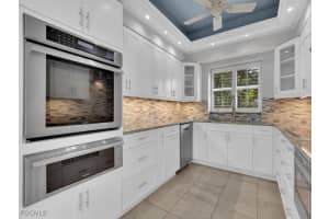 4402 Yacht Harbor Dr 111, Naples