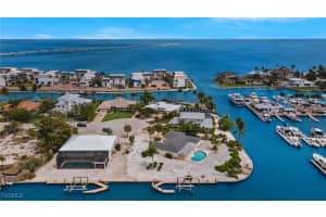 761 Limpet Dr, Sanibel