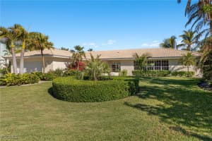 946 Whelk Dr, Sanibel
