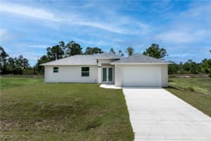 1252 Edna St E, Lehigh Acres