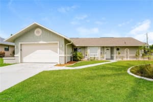 2214 Sw 2nd Ct, Cape Coral