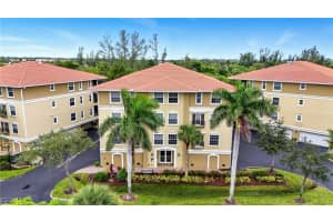 10041 Lake Cove Dr 202, Fort Myers