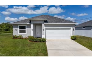 5027 S Peachtree Cir, Labelle