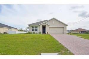 1009 Jacaranda Pkwy E, Cape Coral