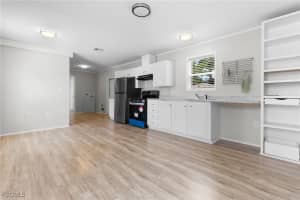 5911 Eastling Dr, Bokeelia