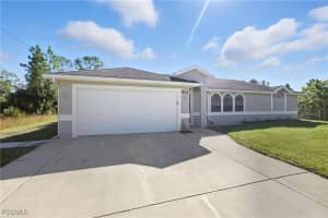 912 Lincoln Ave, Lehigh Acres