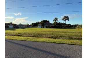 648 Kingsbury St E, Lehigh Acres