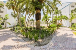 3135 Tennis Villas, Captiva
