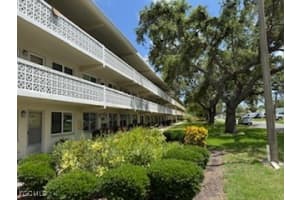 8101 11th N St N 320, St Petersburg