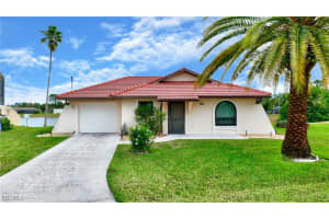 506 Causeway Dr, Lehigh Acres