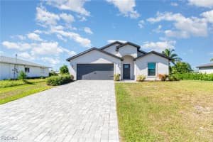 1206 Ne 13th Pl, Cape Coral