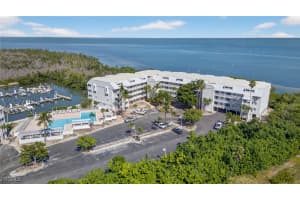 5238 Bayside Villas, Captiva