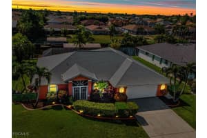 212 Se 30th Ter, Cape Coral