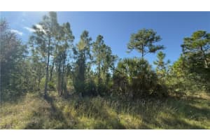 2402 E 10th St, Lehigh Acres