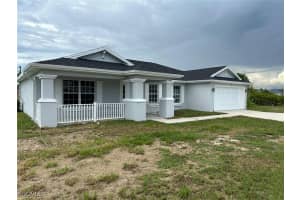 1401 N Gator Cir, Cape Coral