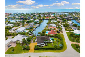 979 Whelk Dr, Sanibel