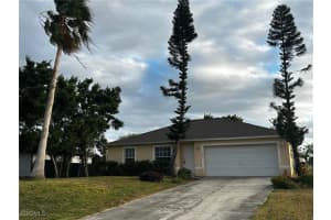 1926 Ne 15th Ln, Cape Coral