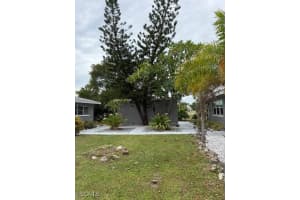 4920 York St 6, Cape Coral
