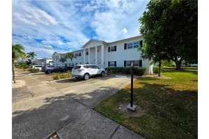 1462 Myerlee Country Club Blvd 2f, Fort Myers