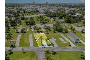 76 Birch Blvd, Fort Myers